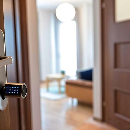 Top Floor Apartment ゴジュフ・ヴィエルコポルスキ エクステリア 写真
