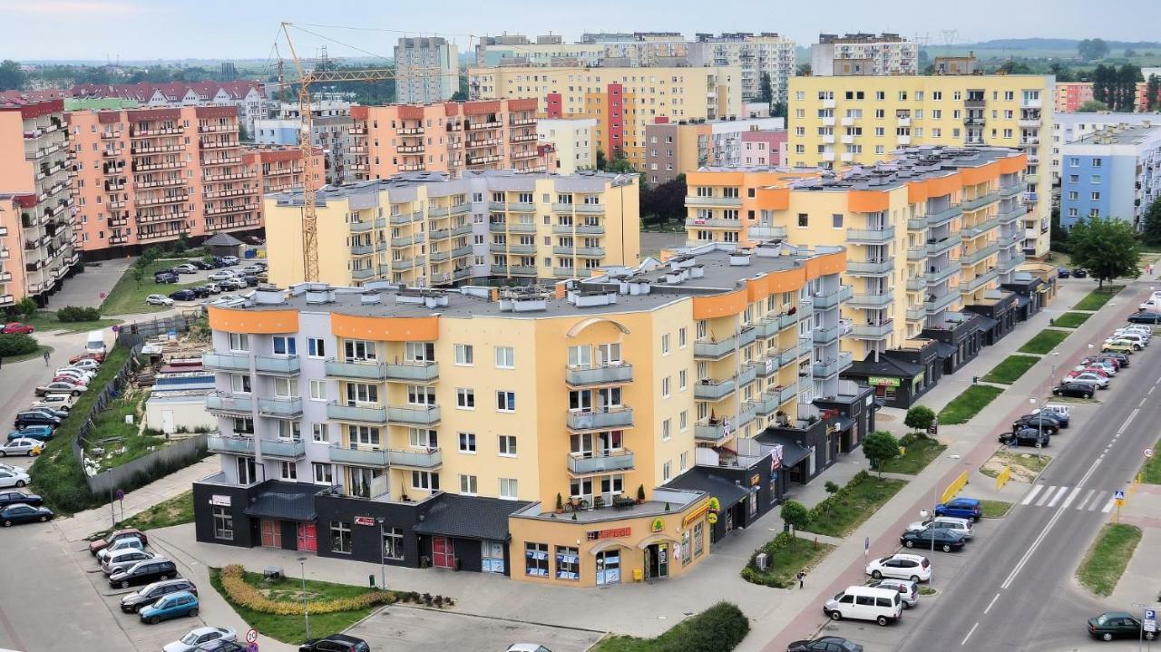 Top Floor Apartment ゴジュフ・ヴィエルコポルスキ エクステリア 写真